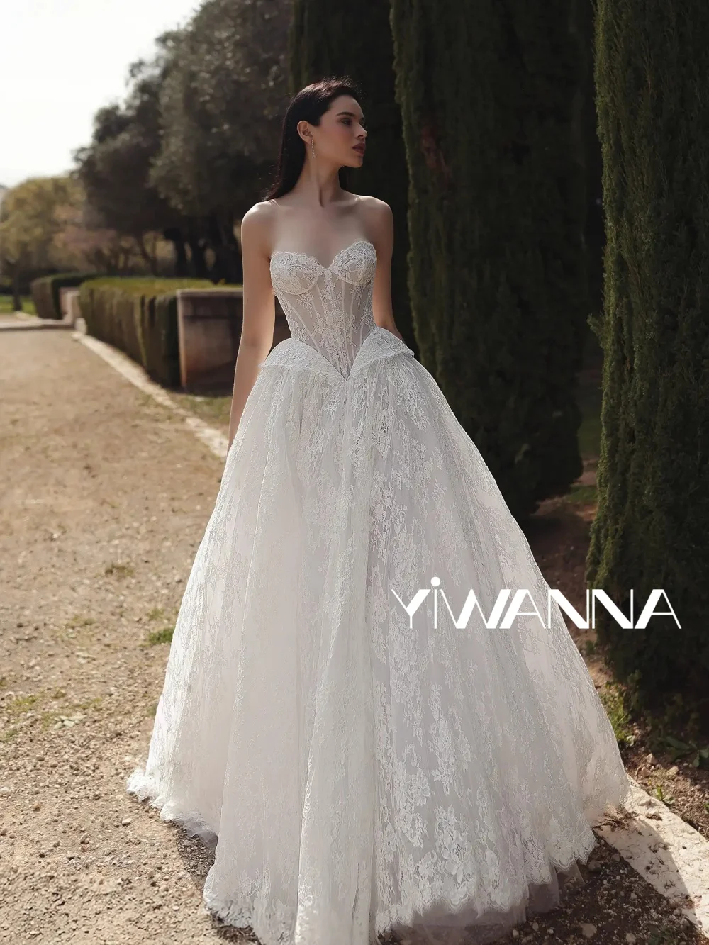 

Lace A-line Floor-length Wedding Dress Ivory Elegant Sweetheart Neck Dreamy Bridal Gown Customized Open Back Dresses For Bride