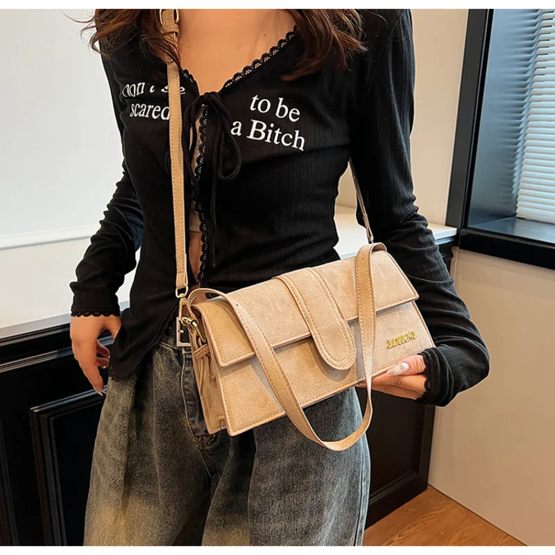 حقيبة كتف رياضية كاجوال للنساء للسفر اليومي مع مادة البولي يوريثان، تصميم مقاوم للماء، مقصورات متعددة، حزام قابل للتعديل