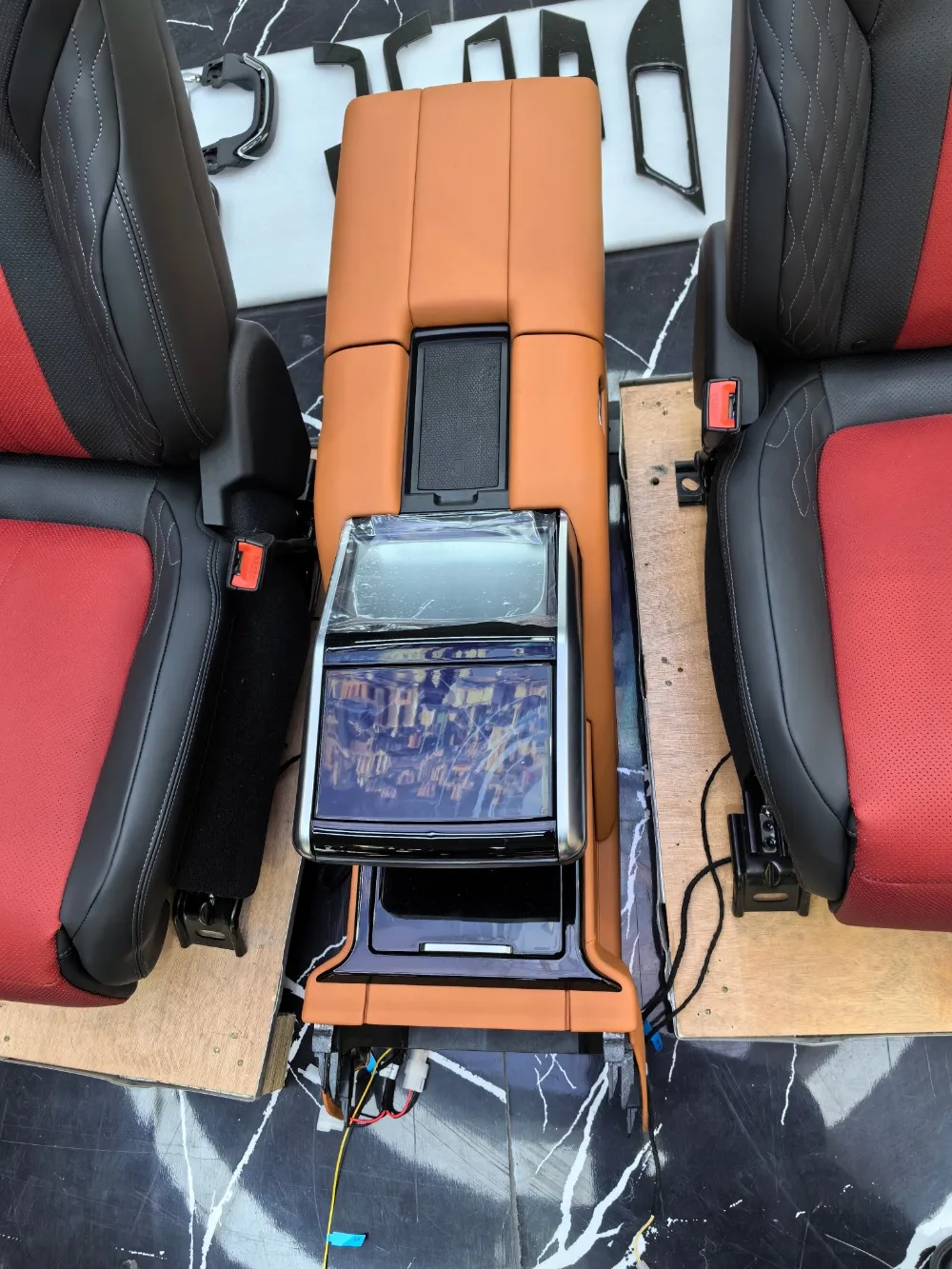 Luxury Passenger Seat VIP Car Seat With Armrest Console for Toyota Land Cruiser Lc 200 LC300 LC200