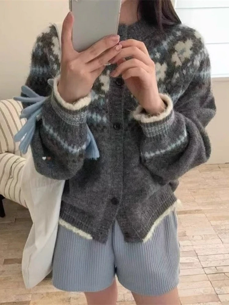 2025 New Women's Autumn Winter Knitted Sweater Vintage O-neck Jacquard Weave Korean Style Cardigan Loose Lazy Knitwear Coat Tops