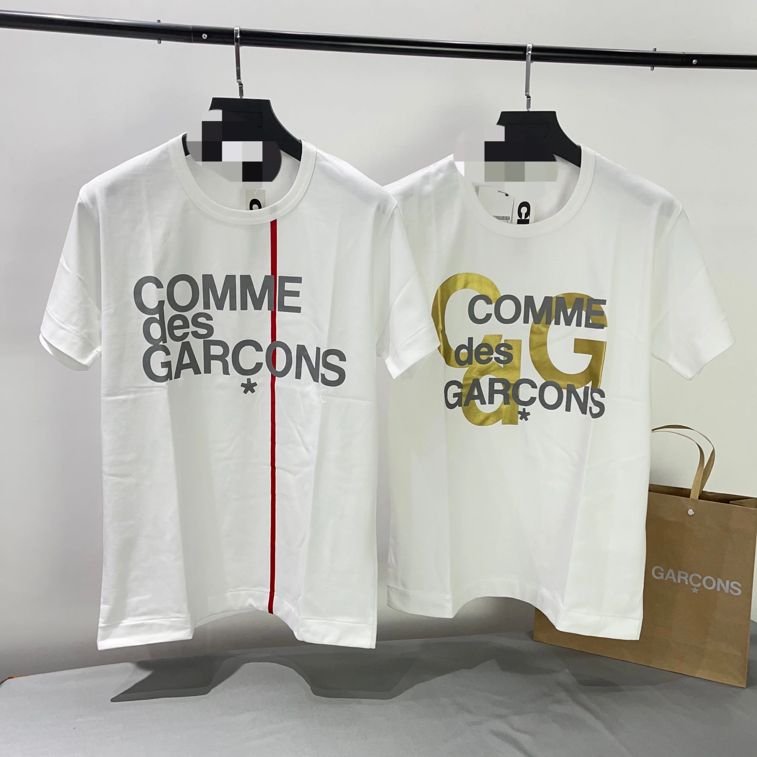 

H ort Sve T-irt Vertical Stripes Couple Sle Letter Print Skin-friendly Breathable Pure Cotton Stand Fit Tee