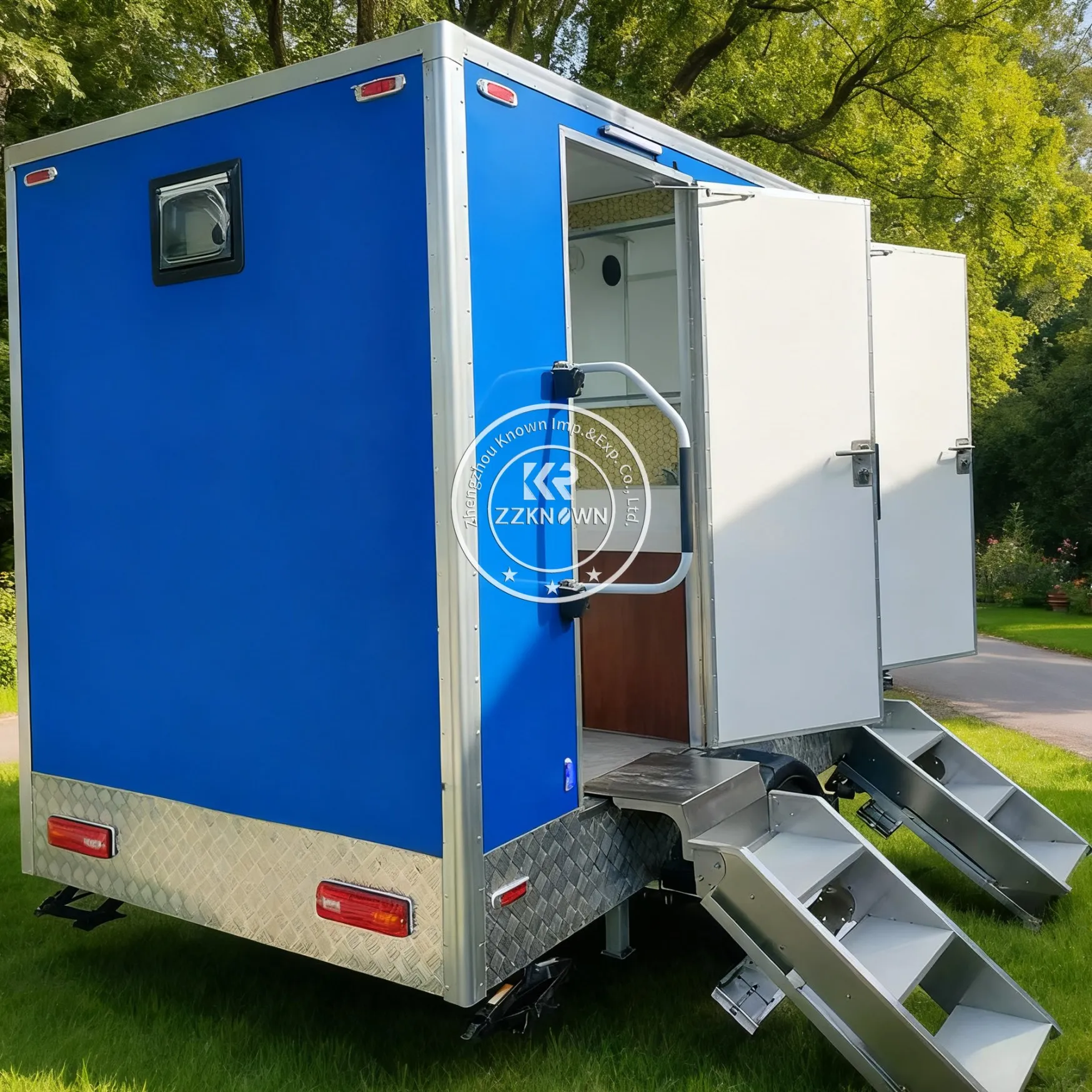 

Custom Portable Toilet Trailer Multi-Stall Restroom Luxury Bathroom Eco-Friendly Public Camping VIP Toilet Trailer for Outdoor