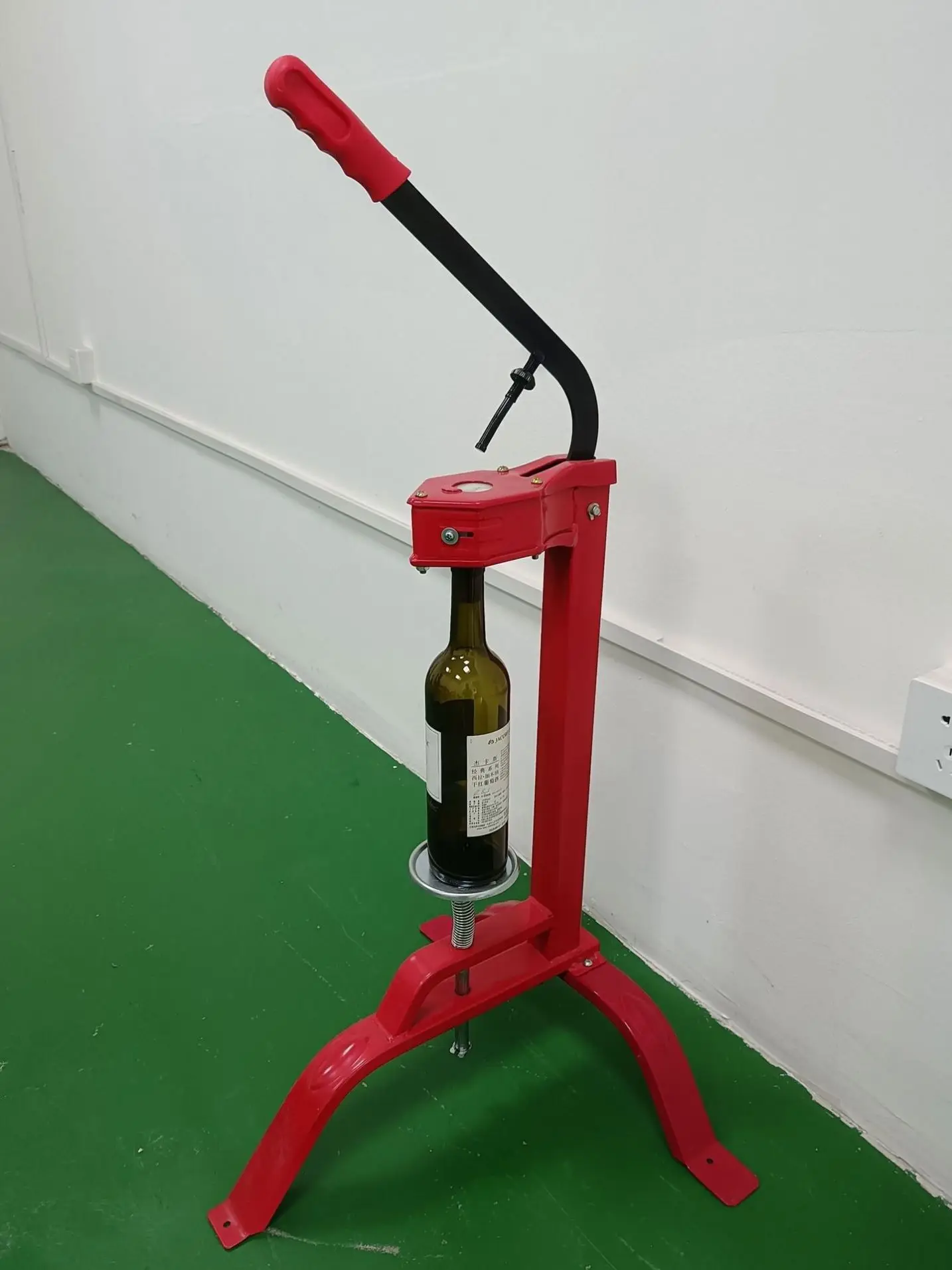 ماكينة ضغط الفلين اليدوية المحمولة من TEBAK ماكينة تغطية زجاجات النبيذ