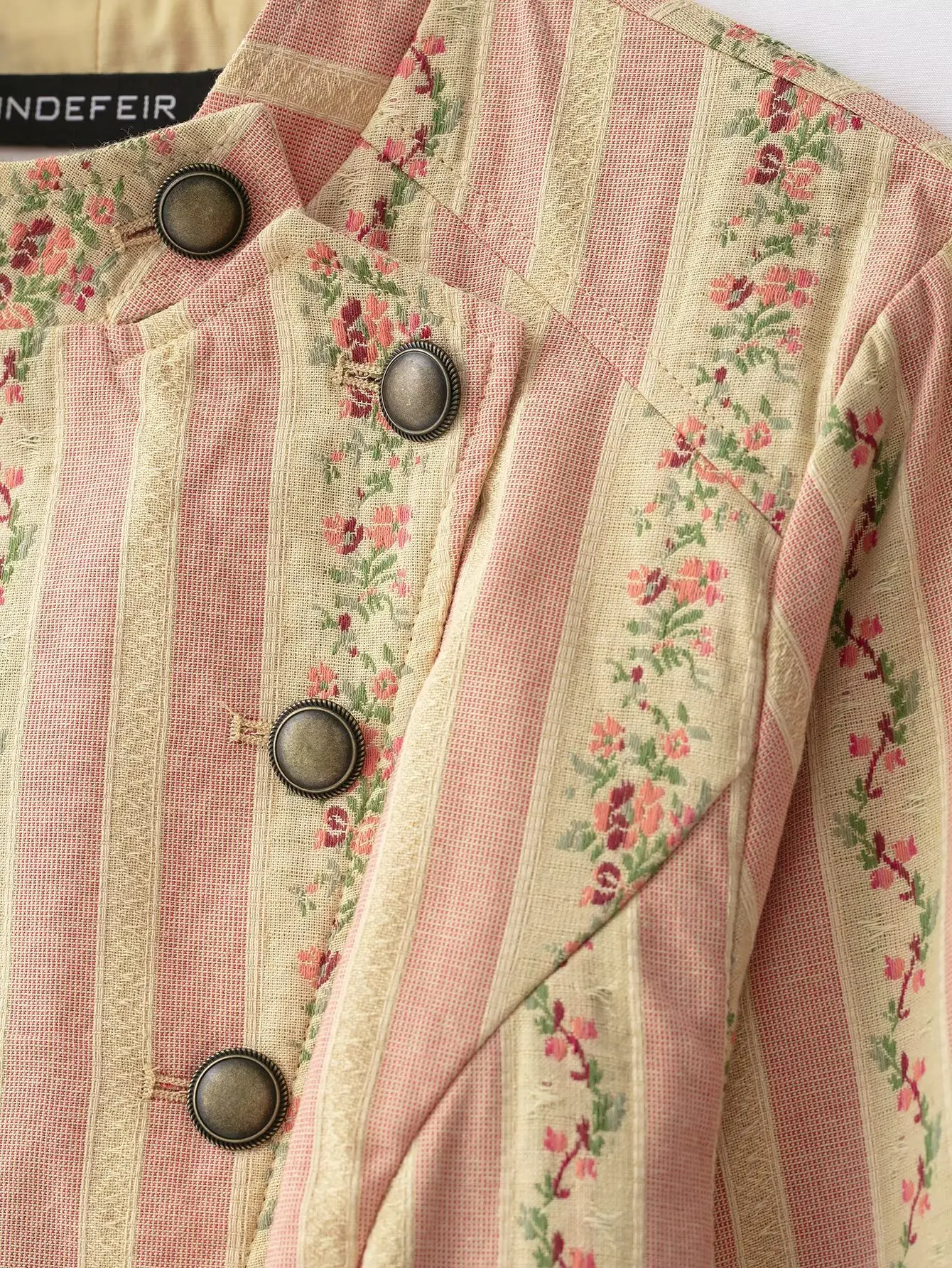 BSAY Damen-Jacke mit Jacquard-Streifen und Blumenmuster, Stehkragen, asymmetrischer Knopfleiste, Ärmeltasche, kurz geschnittene Freizeitjacke – Detail 7