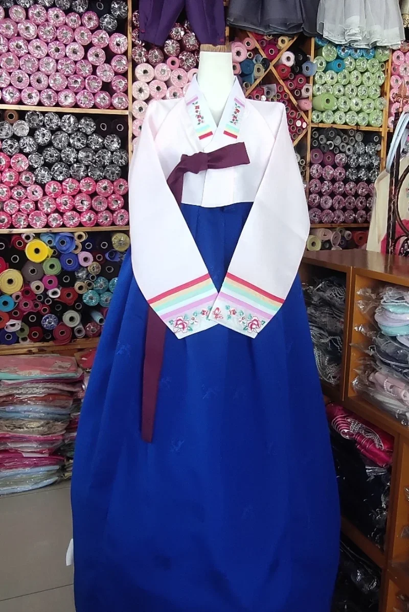 Ladies Hanbok Korean Traditional Clothing Hanbok Classic Color Matching for Banquet Appearances