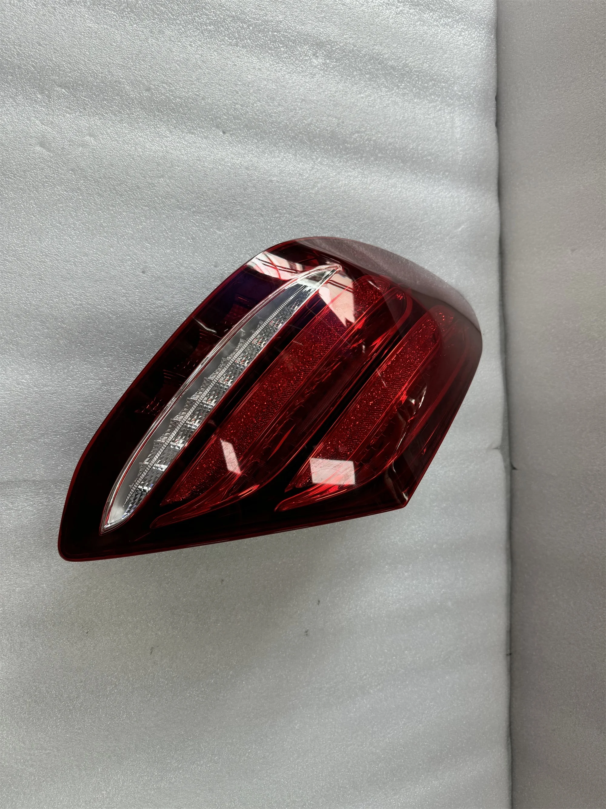 

Factory Hot Selling Used Original Taillights Suitable For E-Class W213 LED Combination Taillights 2016 W213 Tailli