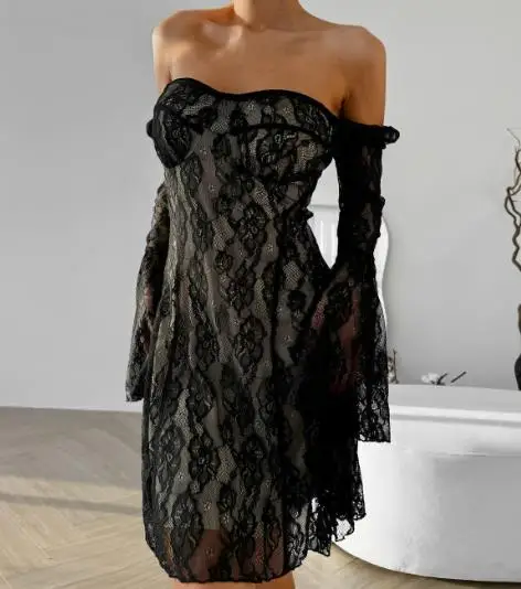 

Autumn Black Hollow Out Temperament Square Neck Bubble Sleeve Slim Lace Dress