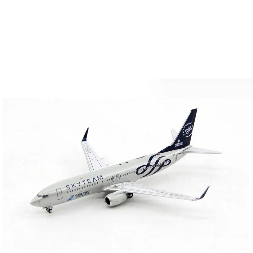 

1/400 Scale PandaModel China Southern Airlines 202038 B737-800 B-5640 Alloy Passenger Aircraft Model Collectible Toy Gift