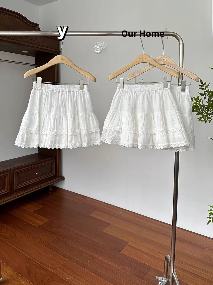 

Белая короткая юбка А-силуэта в балетном стиле с кружевом, весна 2026, с завышенной талией, стройнящая, удлиняющая ноги