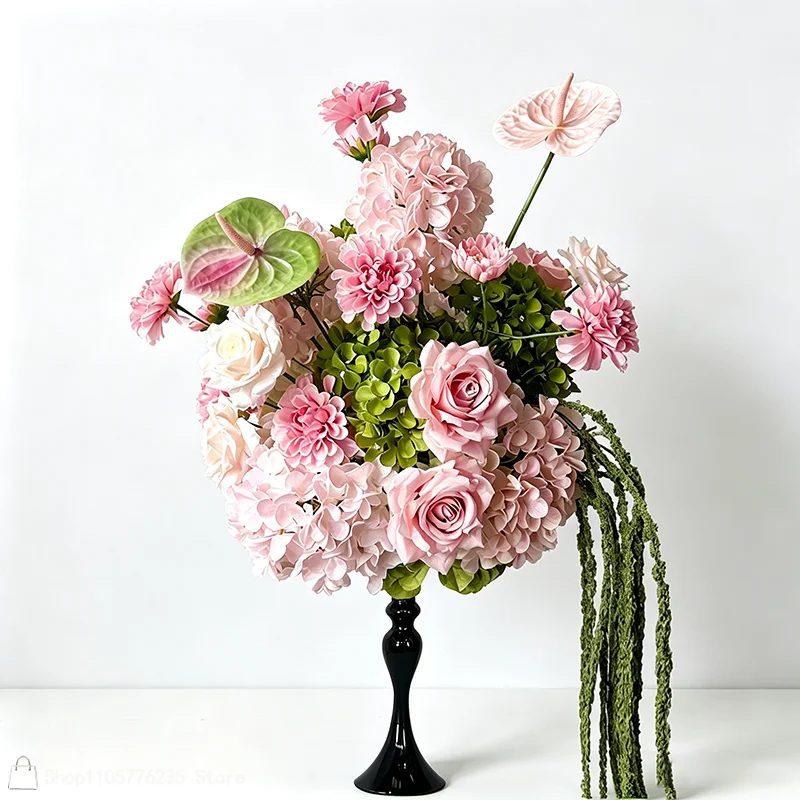 Rosa-weiße Hortensien-Rosen-Anthurien-Kunstblumen-Arrangement Hochzeitstisch-Mittelstück Hängender grüner Amaranthus Partydekoration – Detail 6