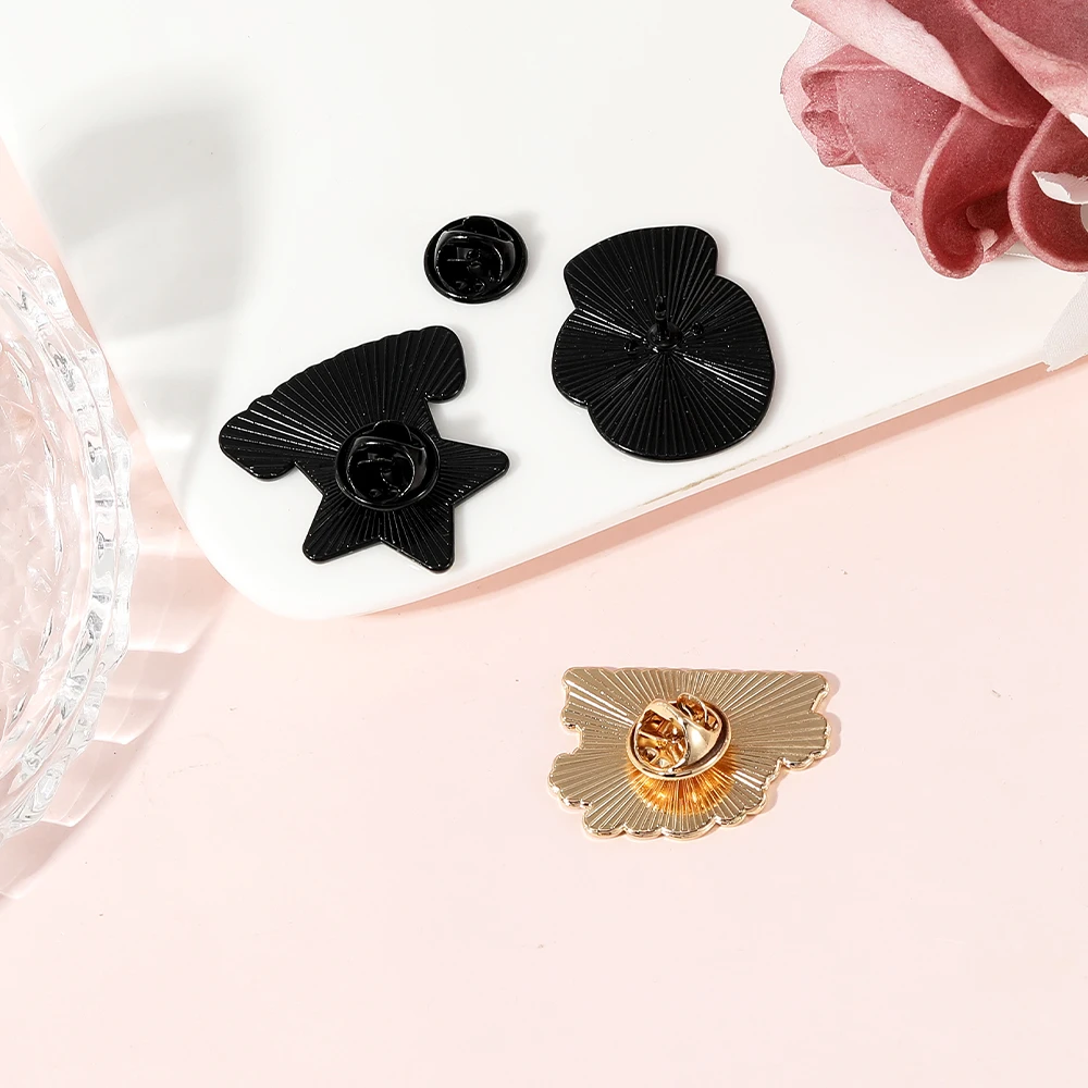 تصميم مضحك لا تتخلى أبدًا دبابيس قفاز الملاكمة الرائعة بحروف النجمة الرائعة لا مزيد من دبابيس المينا للدراما