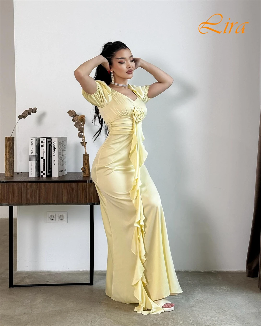 فستان سهرة فاخر مخصص برقبة على شكل حرف V فساتين حفلة موسيقية كلاسيكية بأكمام قصيرة فساتين مناسبة مخصصة