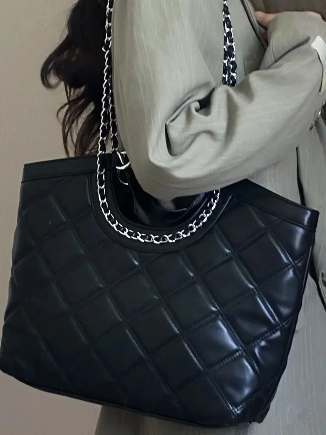 

Lazy Wind Large Capacity Portable Women's Bag Xiaoxiangfeng Rhombus Tote Bag 2025 New Fashion Chain Shoulder Bag Women