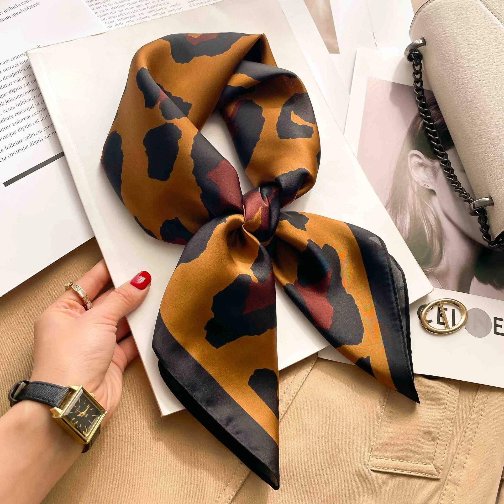 70cm Leopardenmuster Seidenschal für Damen Satin-Tuch Modische Wickel Schal Halstuch Damen Haarbänder Stirnband Bandana – Detail 11