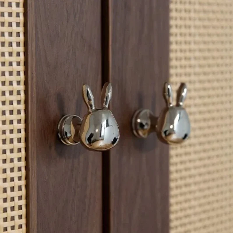 Vintage Titanium Silver Single Hole Knobs Wardrobe French Nordic Minimalist Medieval Style Kitchen Drawer Cabinet Door Handles