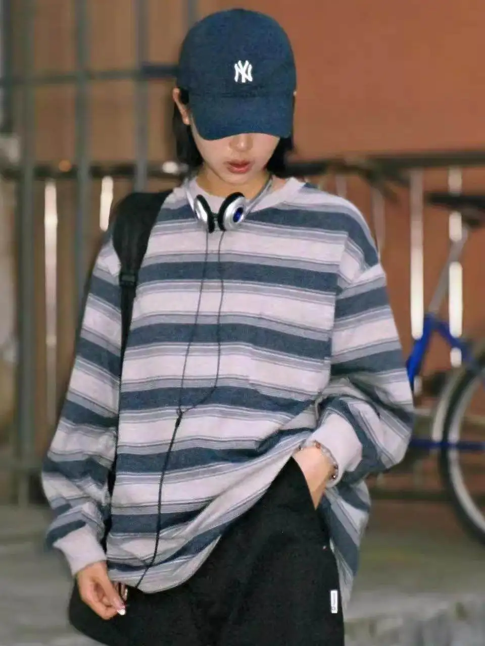 Japanese Retro Striped Sweatshirt Loose Casual T-Shirts Men's and Women's Couple's Trendy