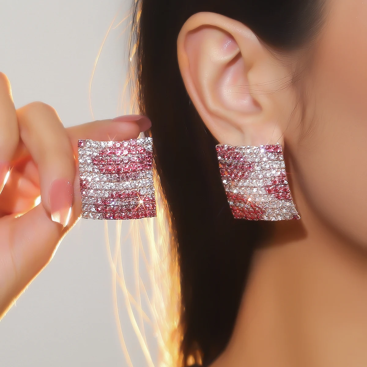 Classic Design Rhinestone Sqaure Stud Earrings For Women Silver Color Crystal Fashion Jewelry Wedding Gifts Femme Brincos