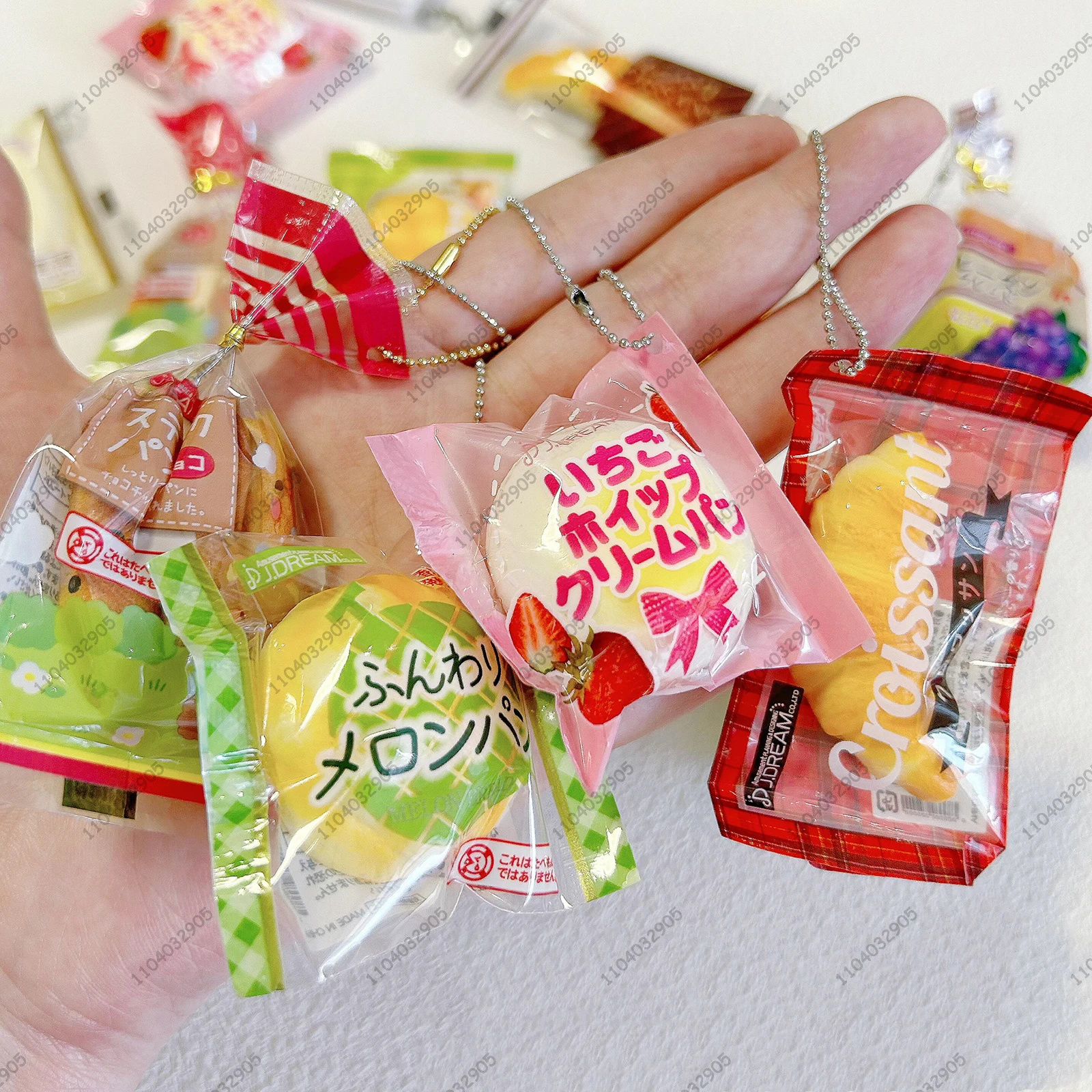 Japanese Style Bread Capsule Toy Slow Rising Squishy Bagged Bakery Squeeze Simulation Food Stress Relief Keychain for Gashapon