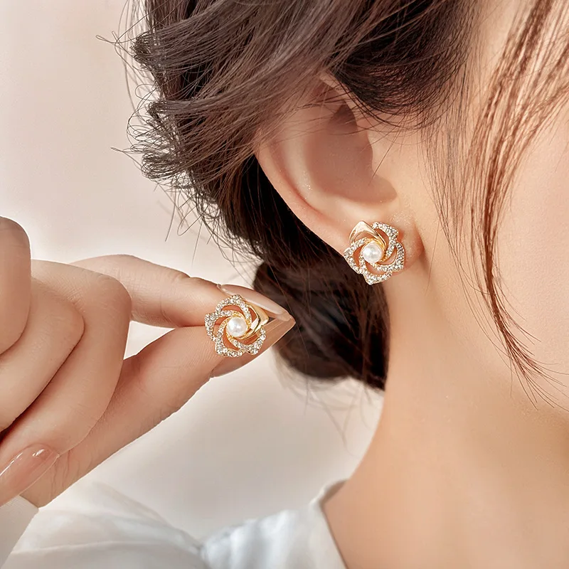 1Pair Fashion 3D Rose Light Luxury INS Hollow Design Earrings With Faux Pearl For Women Gift Spring/Summer Daily Wear