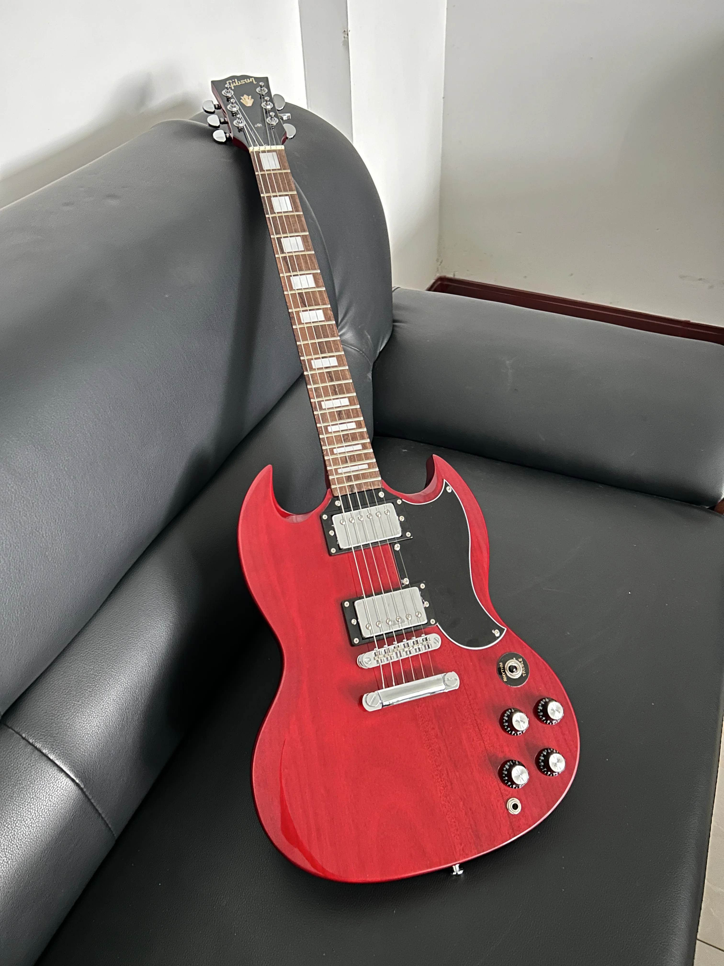 Gibs  Red SG Electric Guitar,High Quality Customized Guitar,22frets Chrome plated hardware HH pickup Rosewood Fingerboard