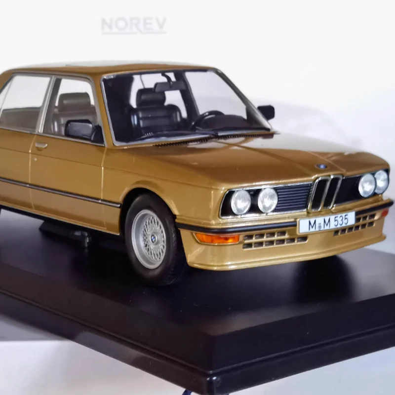 NOREV Diecast escala 1:18 M5 535i 5 serie coche en miniatura de aleación colección de simulación terminada decoración regalo juguete pantalla estática