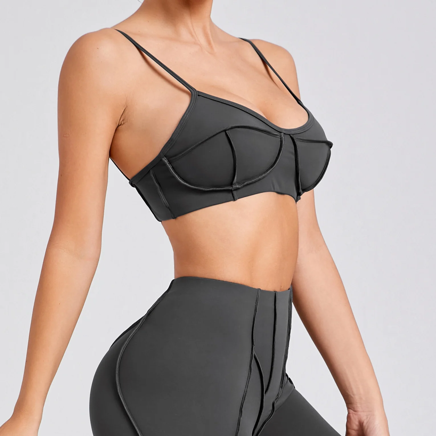 新しいスポーツベストトップ、女性のフィットネスウェア、ヨガとランニングの薄いベルト、女性のための美しい背中のタイトな下着 86040