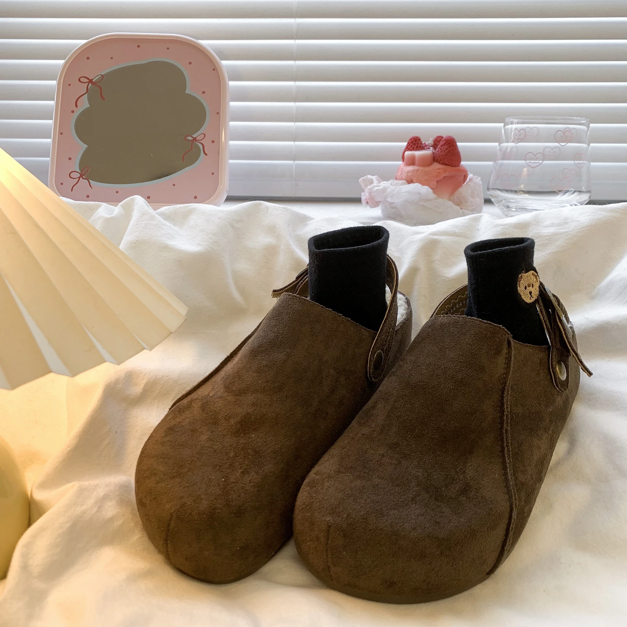 

Thick-Soled Height-Increasing Two-Piece Burken Shoes For Women'S Outerwear, 2025 Winter New Style Fleece Warm Retro Flip-Flops