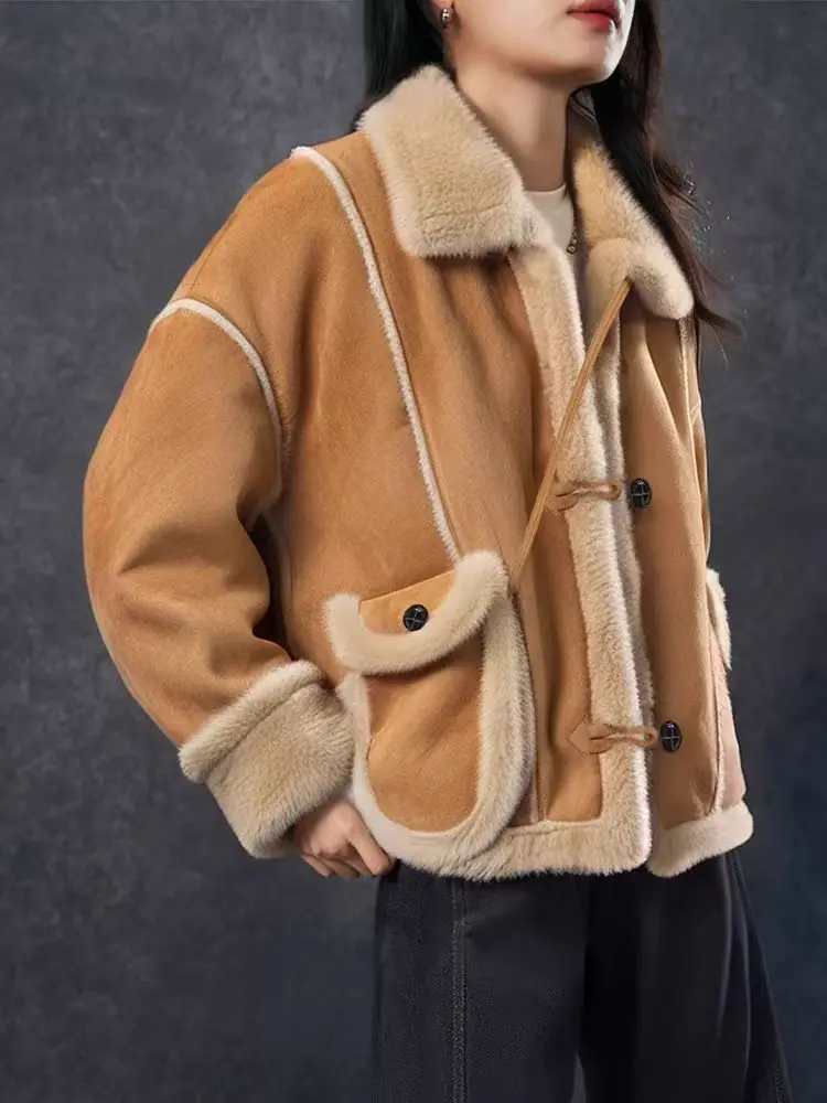 2025 Cappotto di pelliccia simulata delle nuove donne di moda invernale Cappotto caldo ispessito con colletto alla coreana integrato in pelliccia imitazione ispessita