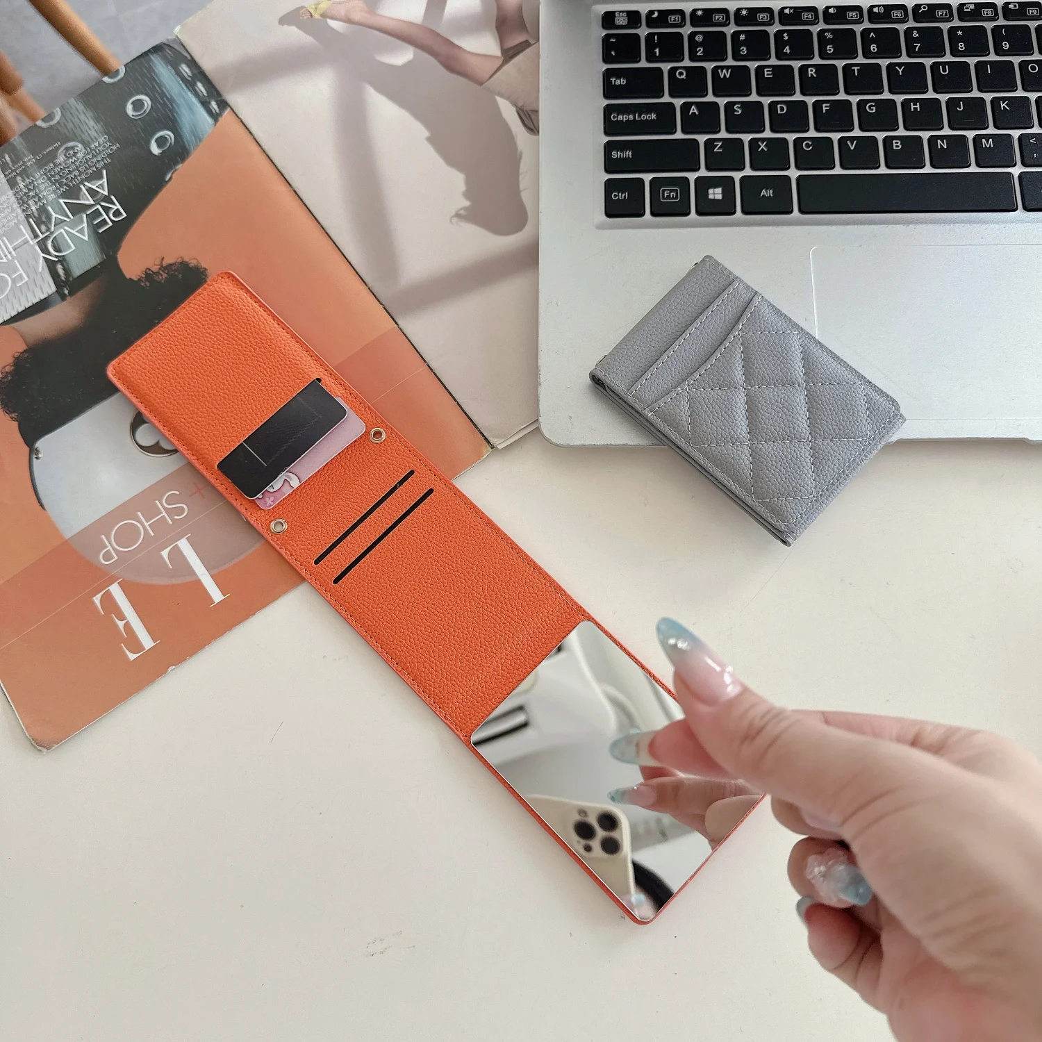Portable Mini Makeup Cards Bag with Mirror, Pu Leather Lipstick Case for Travel, Elegant diamond‑quilted stitching Cards Holder
