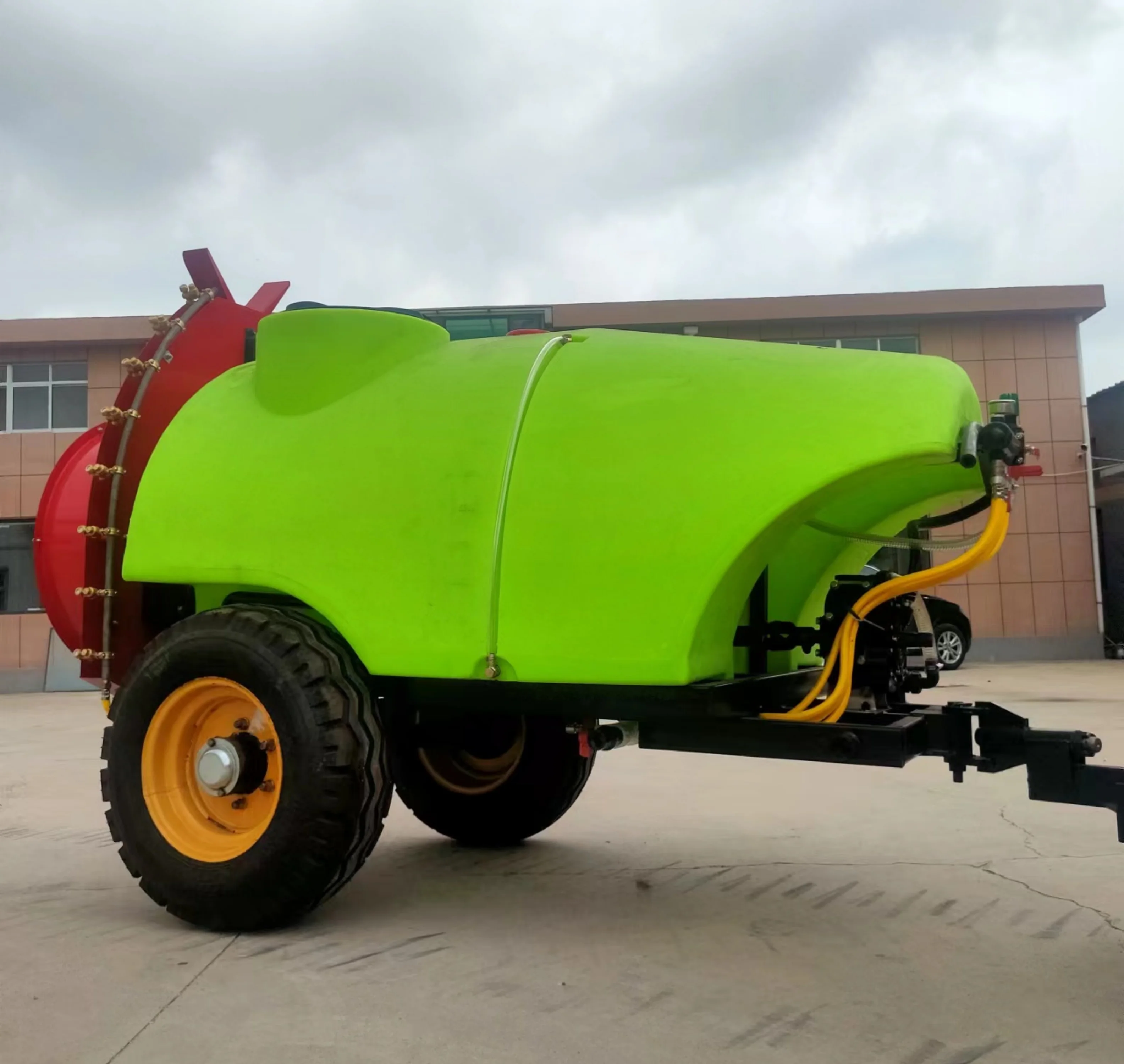 

2025 New Small Orchard Wind Sprayer Self-propelled Human-machine Separation Sprayer New Remote Control Sprayer