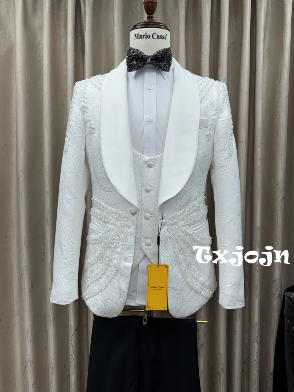 

Жаккардовые белые элегантные мужские костюмы из бисера, комплект из 3-х предметов для танцев, одежда больших размеров с шалью и лацканами, комплект для мужчин, осенний смокинг с длинными рукавами