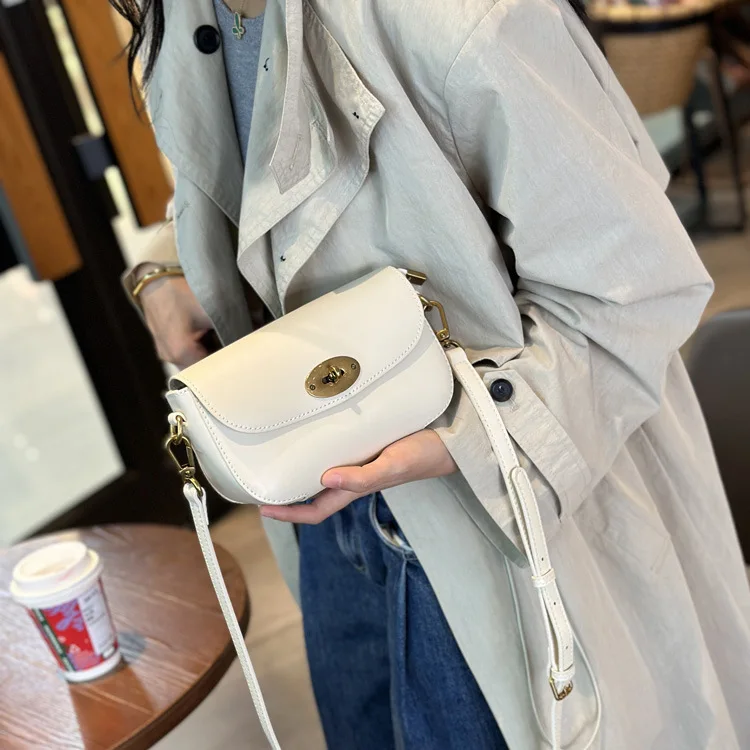 

rin Kelvin Genuine Leather Crossbody Bag Women's Casual Versatile Small Square Bag Handbag Underarm Bag for Women