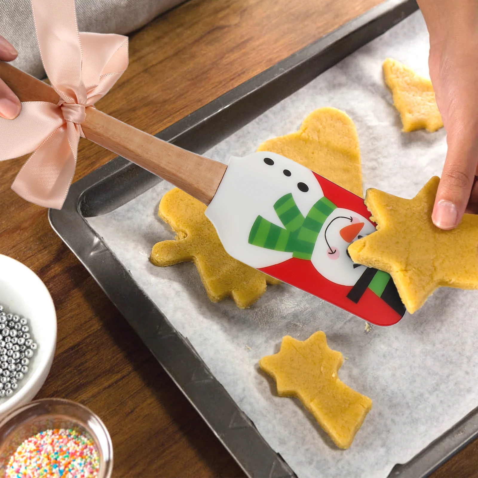

2 pcs Silicone Spatula Christmas Theme Kitchen Gadgets Cream Butter Scrapers Baking Tools Wooden Handle Batter Scoop Mixer