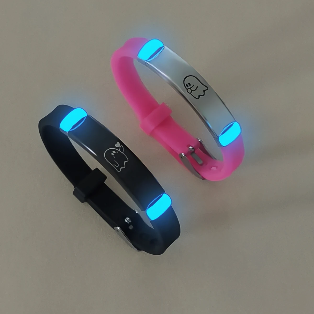 مجموعة مكونة من قطعتين من إكسسوارات متوهجة قزم الحب على شكل قلب أساور للأزواج مجوهرات اعتراف للزوجين على الموضة