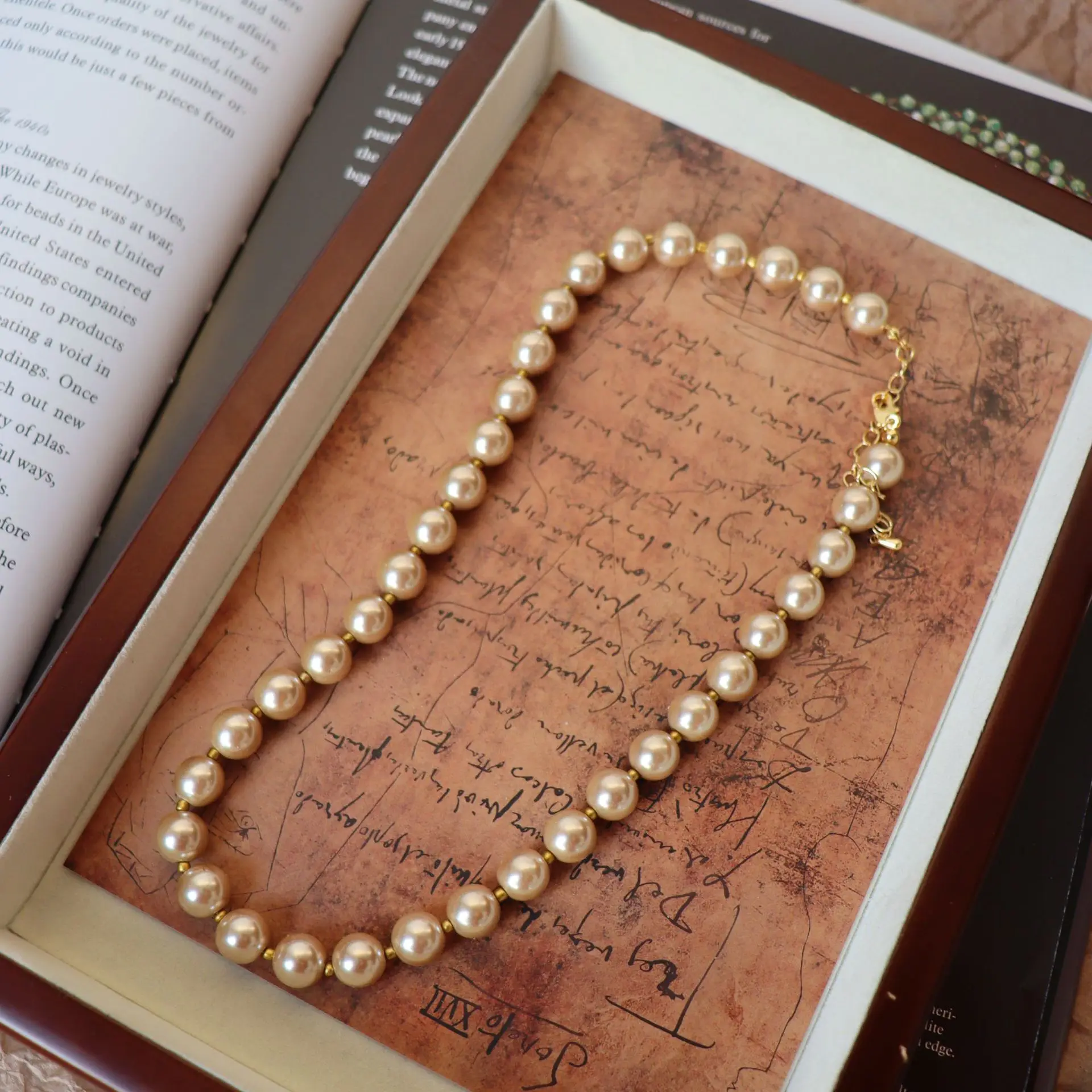 Vintage Mid-Ancient Ornament Champagne Gold Glaze Pearl Short Necklace for Women