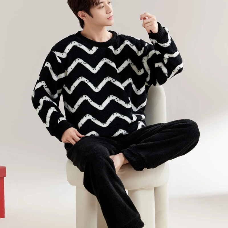 

Утолщенные теплые мужские коралловые бархатные пижамы, зимние полосатые топы с круглым вырезом, длинные брюки, 2 предмета, домашняя одежда, мягкая одежда для сна, пижамные комплекты для мужчин