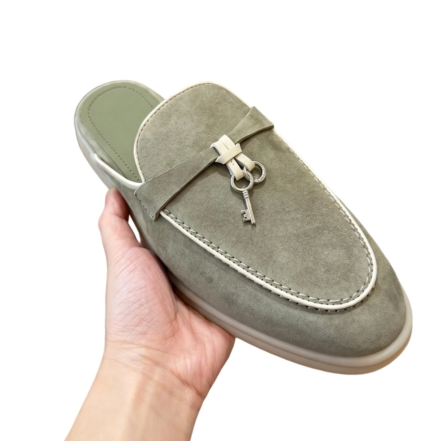 100% Cowhide Beautiful, Advanced Texture Comfortable Cozy Indoor Slippers with Soft Plush Lining Trendy Women’s Mules AG3003