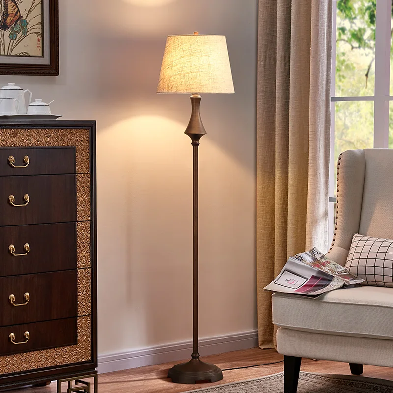 

American country retro floor lamp, decorative lamp next to the sofa in the living room, antique bedroom, study bedside vertical