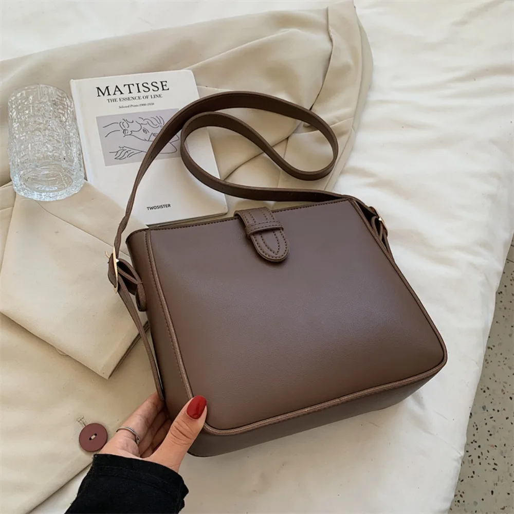 

Квадратная сумка из искусственной кожи большой емкости, универсальная простая сумка на плечо в корейском стиле, сумка для сообщений, квадратная большая сумка