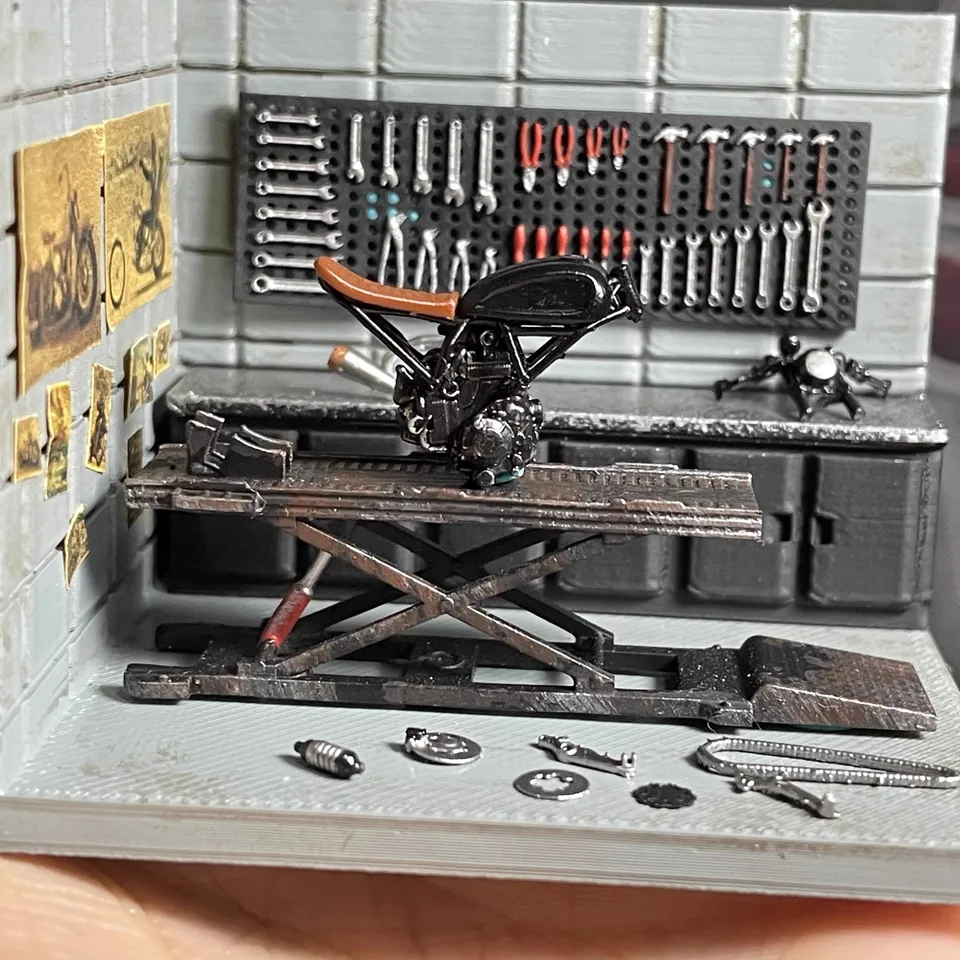 Accessoire Garage 1:64 – Mini Résine Peinte à La Main – Outils, Panneau Perforé, Pneus – Pour Diorama Et Collection