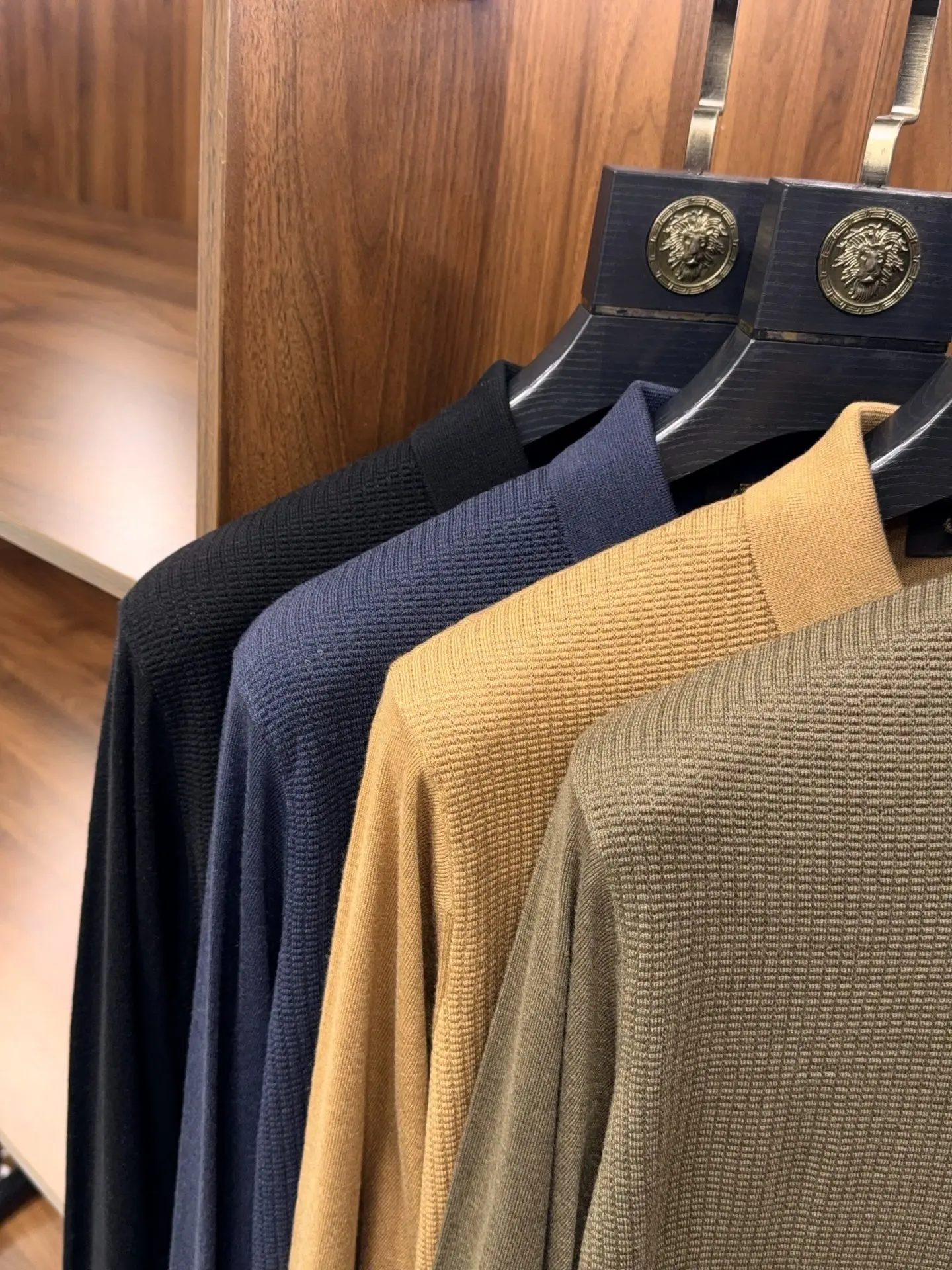 

Итальянская LP Old Money Wind 25, весенне-осенняя кашемировая рубашка-поло из тутового шелка Haiou с воротником