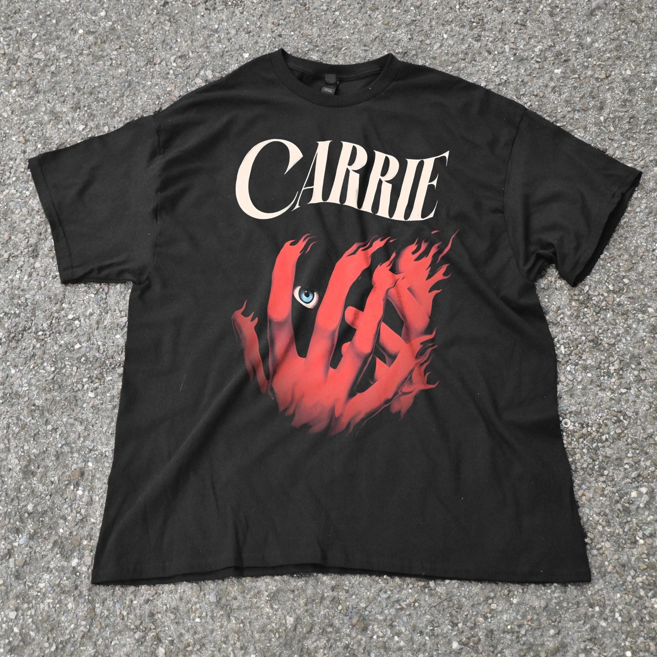Carrie Movie Pattern T-shirt - Horror Theme T-shirt Halloween Theme T-shirt Thriller Gift, Essential for Stephen King Fans