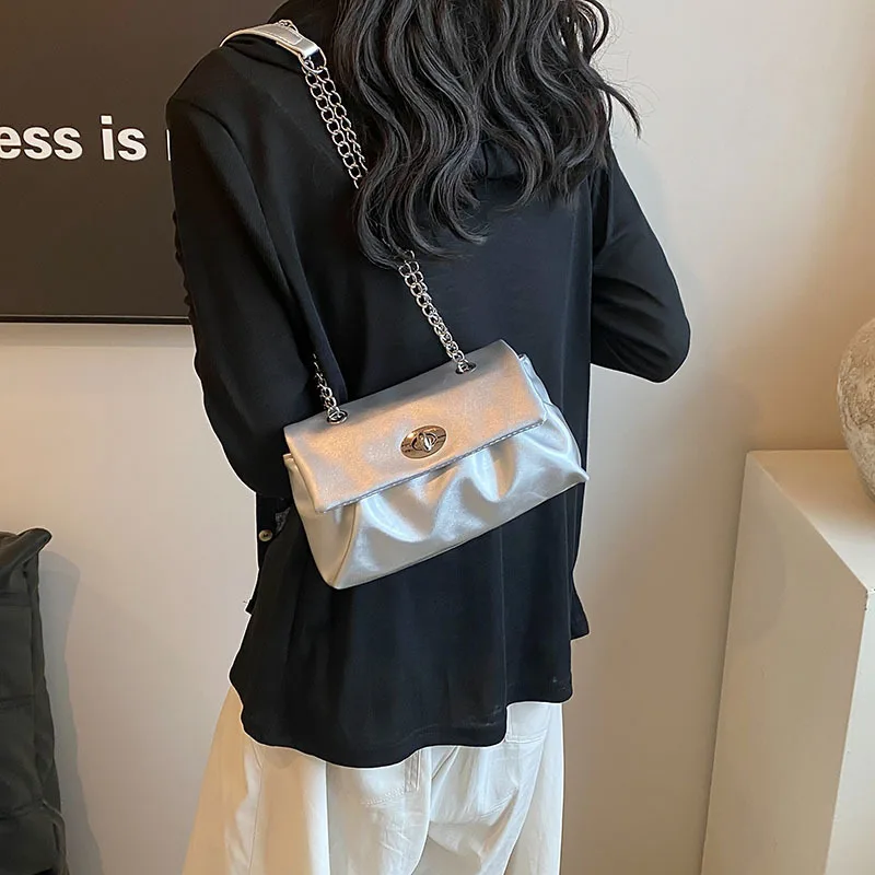 

2024 Daily Commuting Fashion Chain Large Capacity Leisure Single Shoulder Diagonal Cross Women's Shoulder Bag