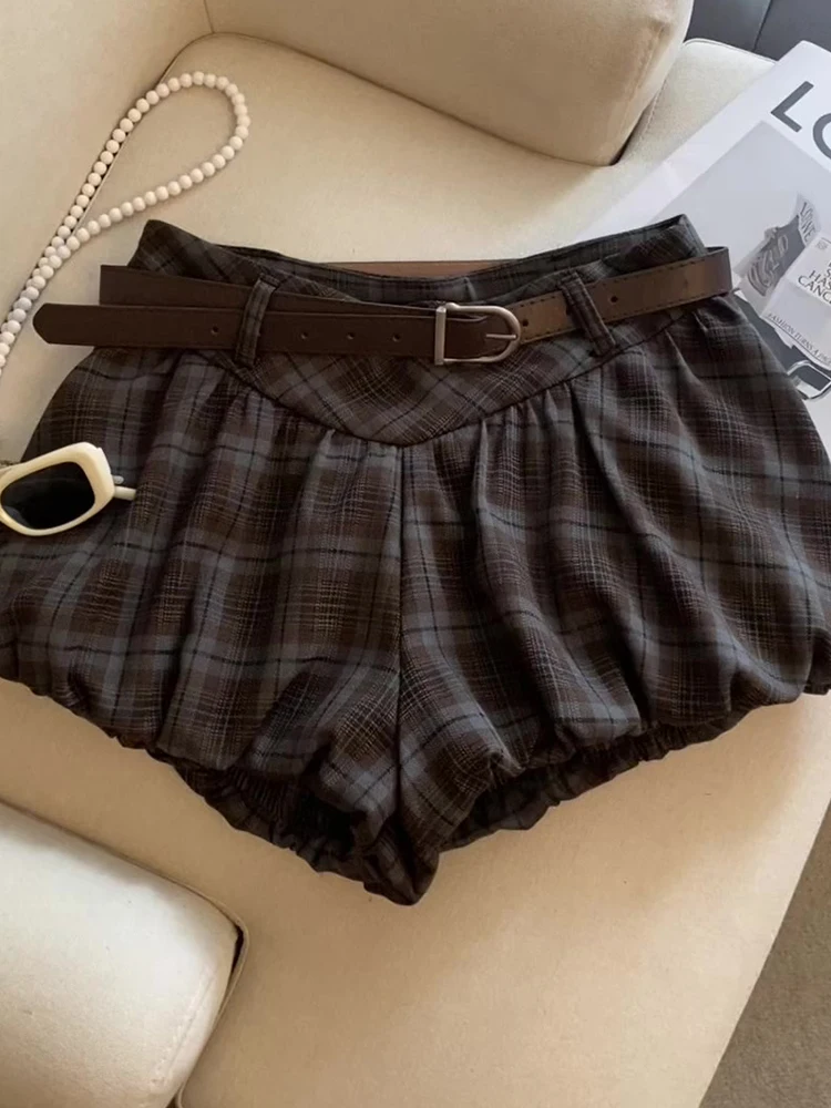 

American Y2K spicy girl plaid flower bud skirt pants, women's high waisted versatile casual loose A-line shorts 2025