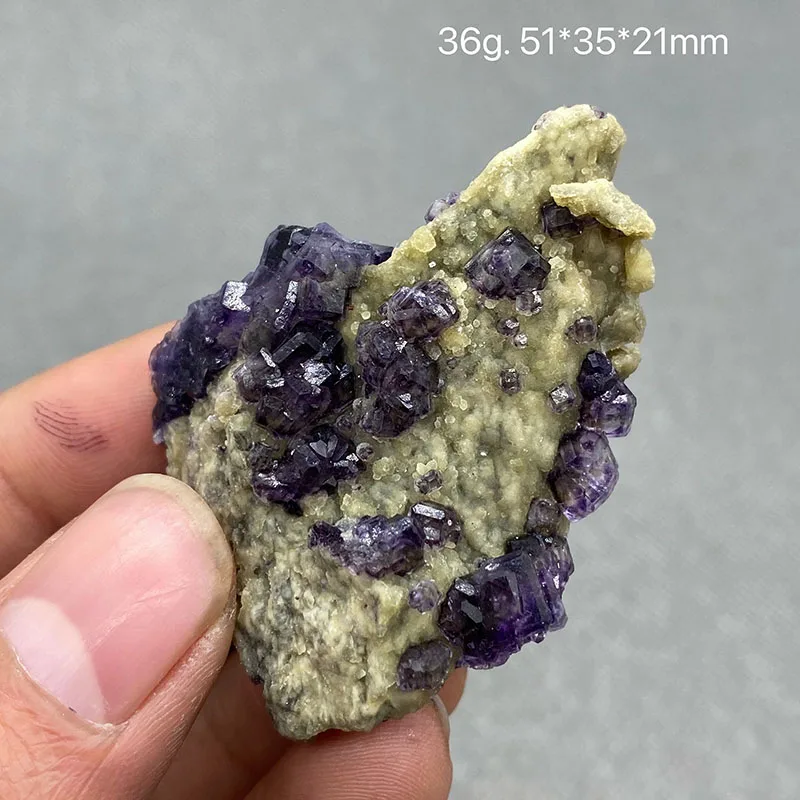 

100% Natural Inner Mongolia fluorite Mineral specimen cluster Stones and crystals Healing crystal Free shipping +box 35*35*35mm