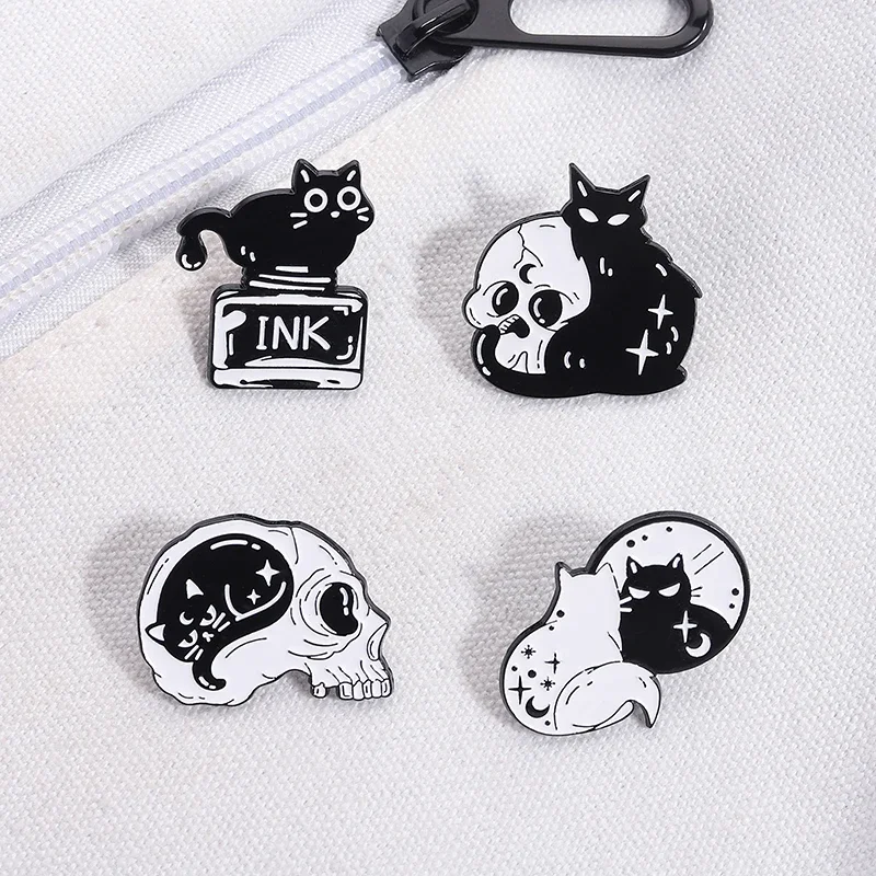 مضحك الشرير الجمجمة الأسود القط المينا دبابيس الإبداعية الكرتون الهيكل العظمي مرآة الحبر هريرة دبابيس ظهره شارة التلبيب مجوهرات هدايا