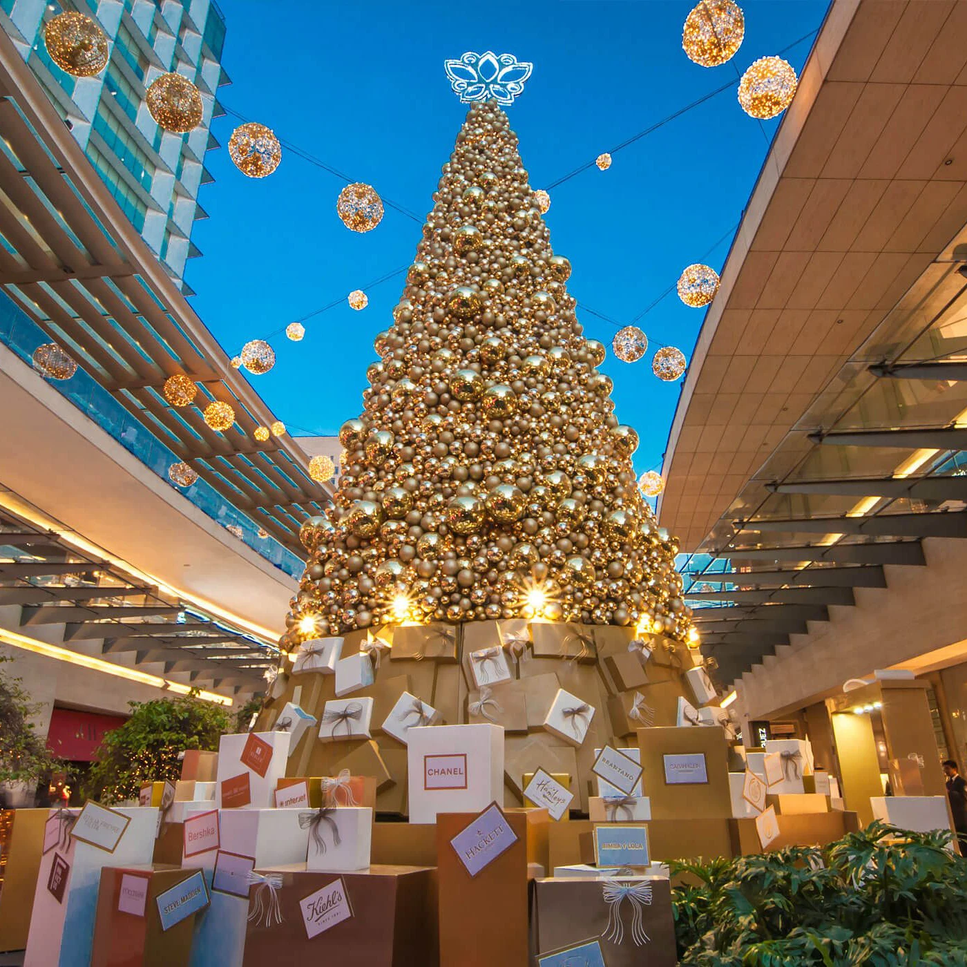 dn-Custom PVC 20Ft 30Ft 40Ft 50Ft Giant Outdoor Led  Lighting Christmas Tree With Ornaments Ball for Christmas Decoration！