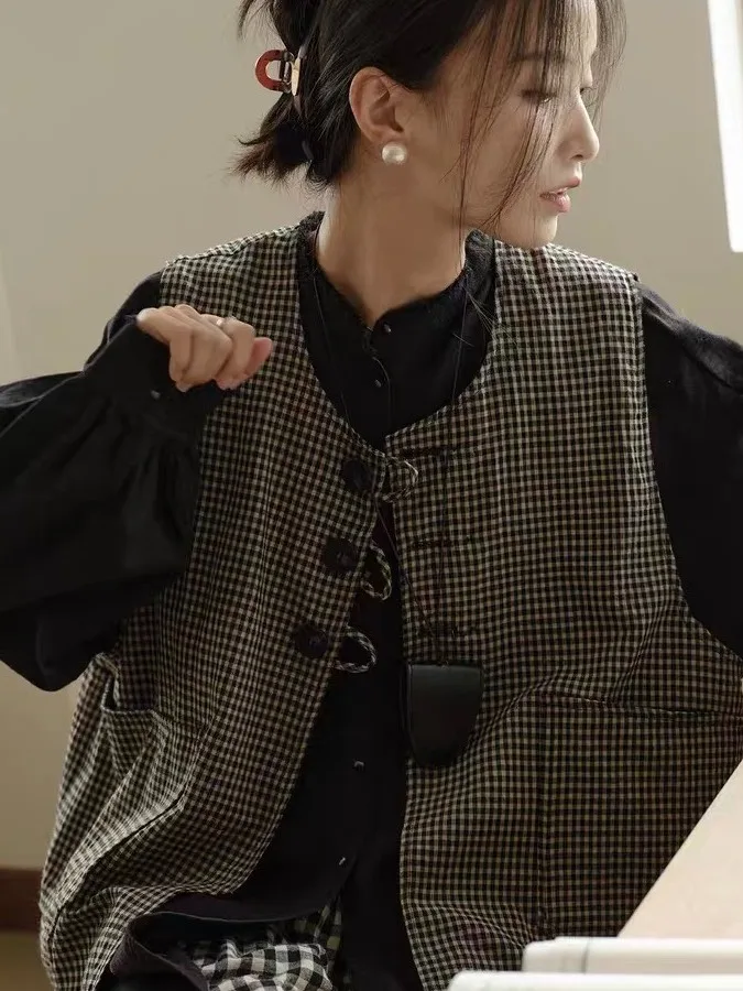 

Осенний клетчатый жилет с ретро-японским многослойным дизайном Sensation, женский топ с круглым вырезом на одной пуговице