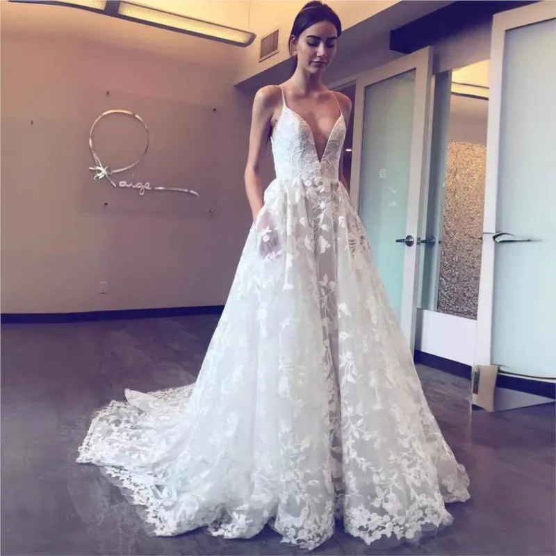 فستان طويل جديد أنيق وعصري مع رسن على شكل خط عنق