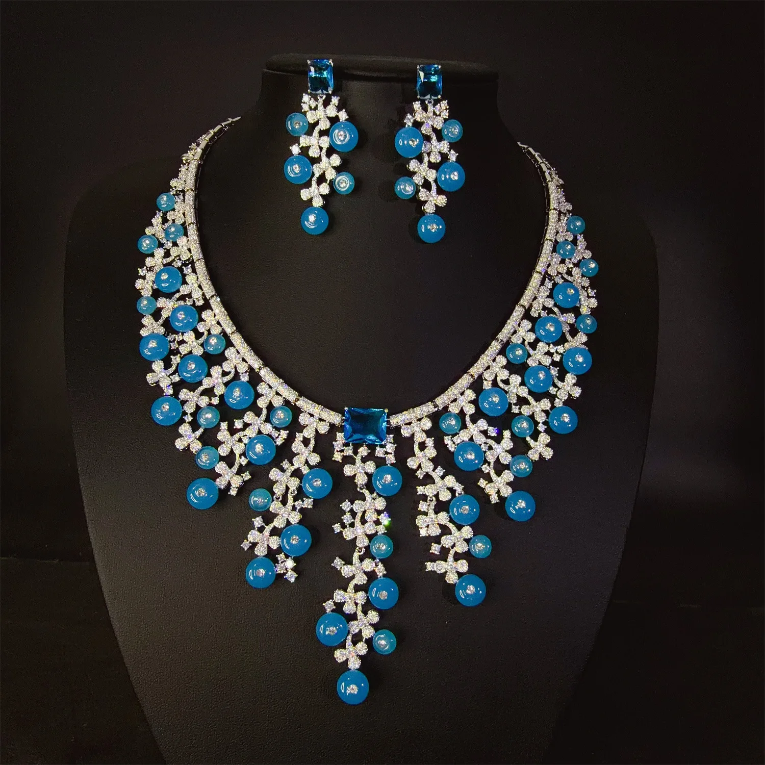 New Retro Dazzling sliver color stereo Green Set Necklace Earrings Women's Decorative Jewelry Wedding Holiday Gift M-908
